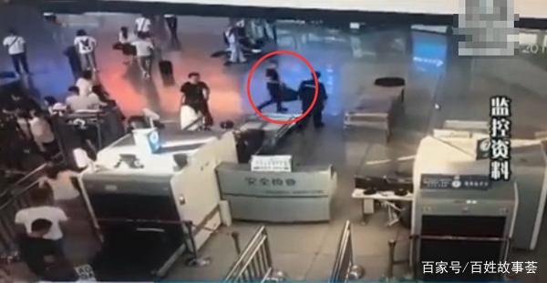 男子過(guò)安檢時(shí)拔腿就跑，被民警抓獲后一查傻了眼：心虛，跑習(xí)慣了